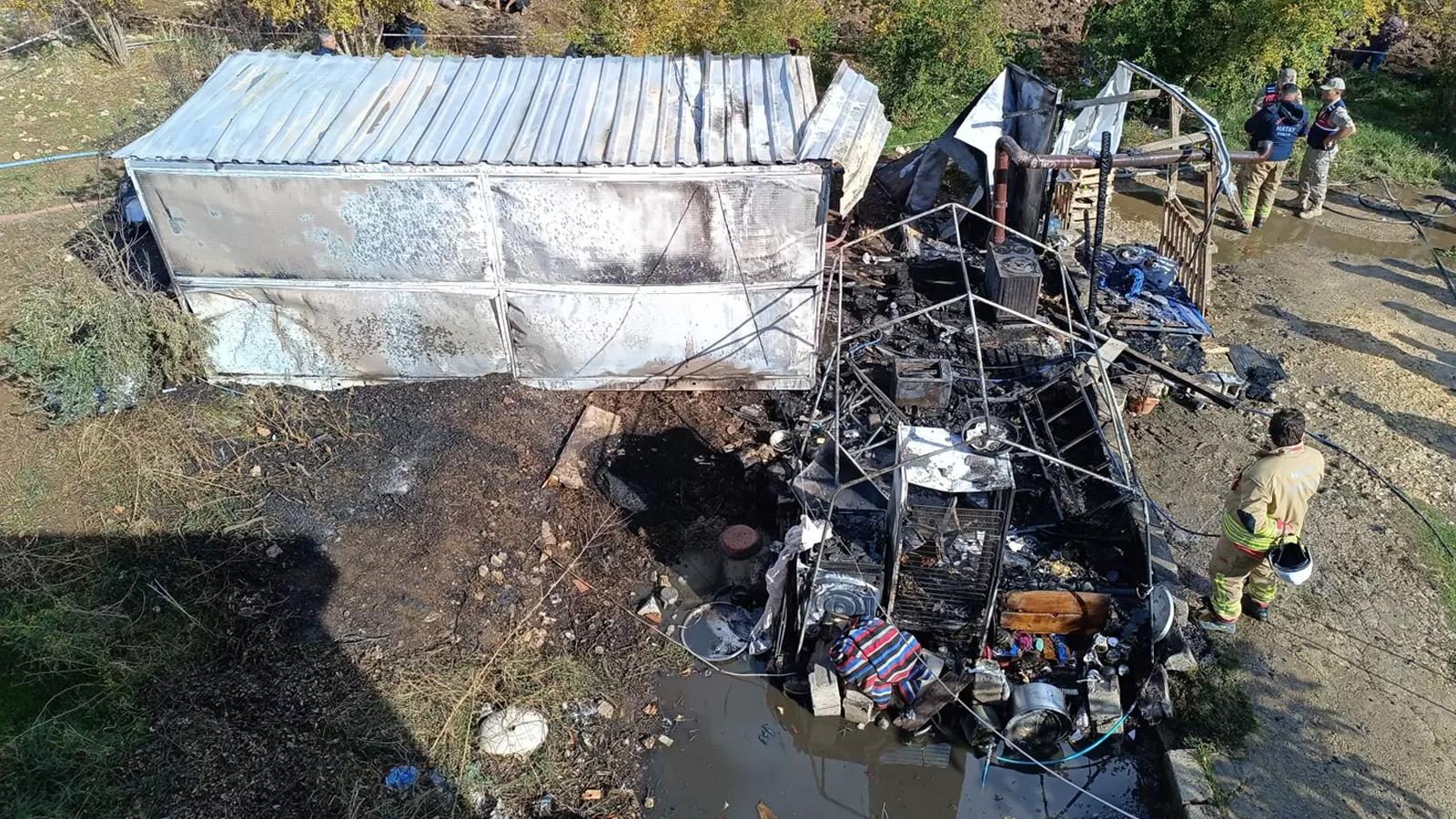 Hatay'da konteynerde çıkan yangında bir bebek öldü, annesi yaralandı