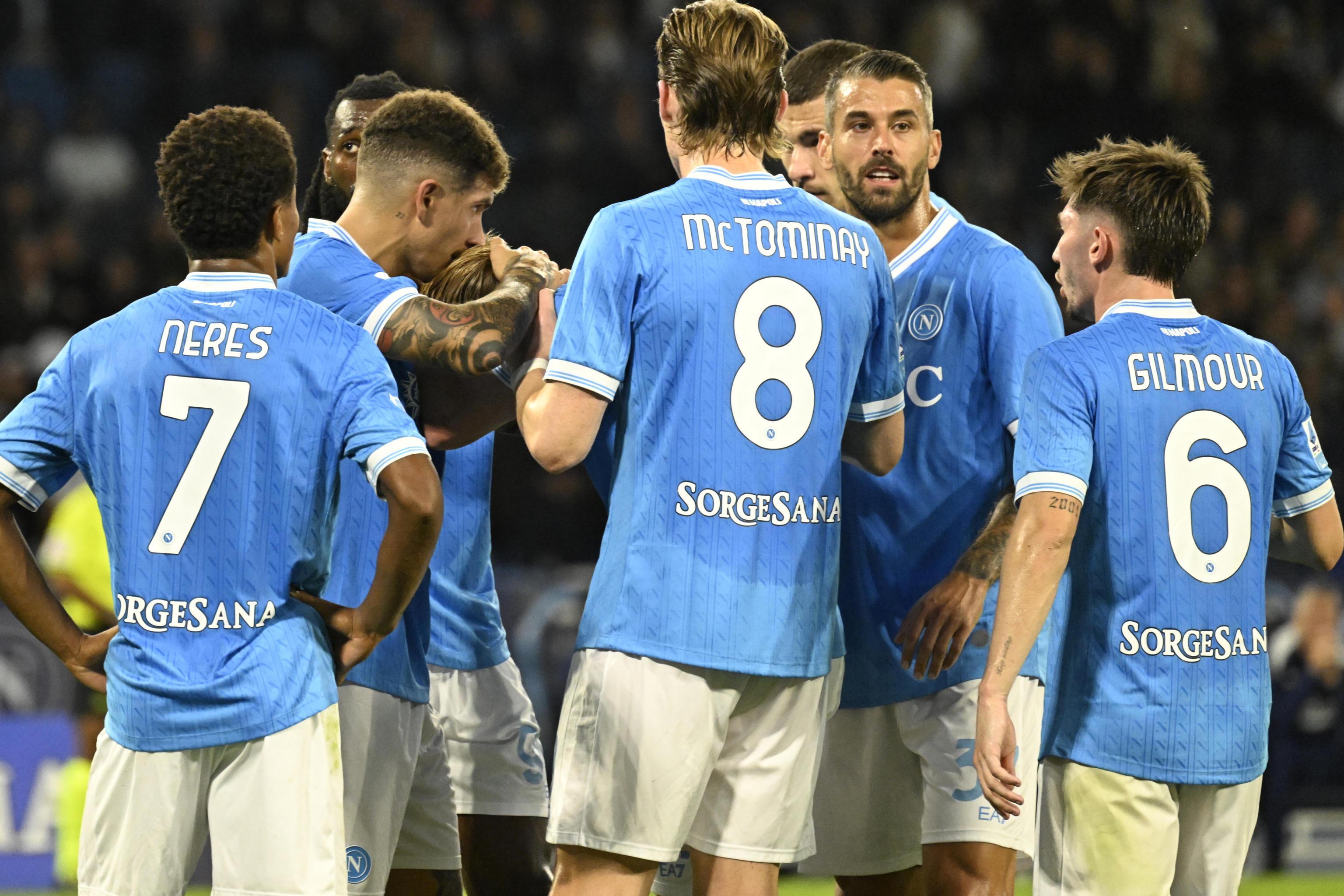 Serie A'da Napoli, Ligue 1'de PSG yeniden zirvede