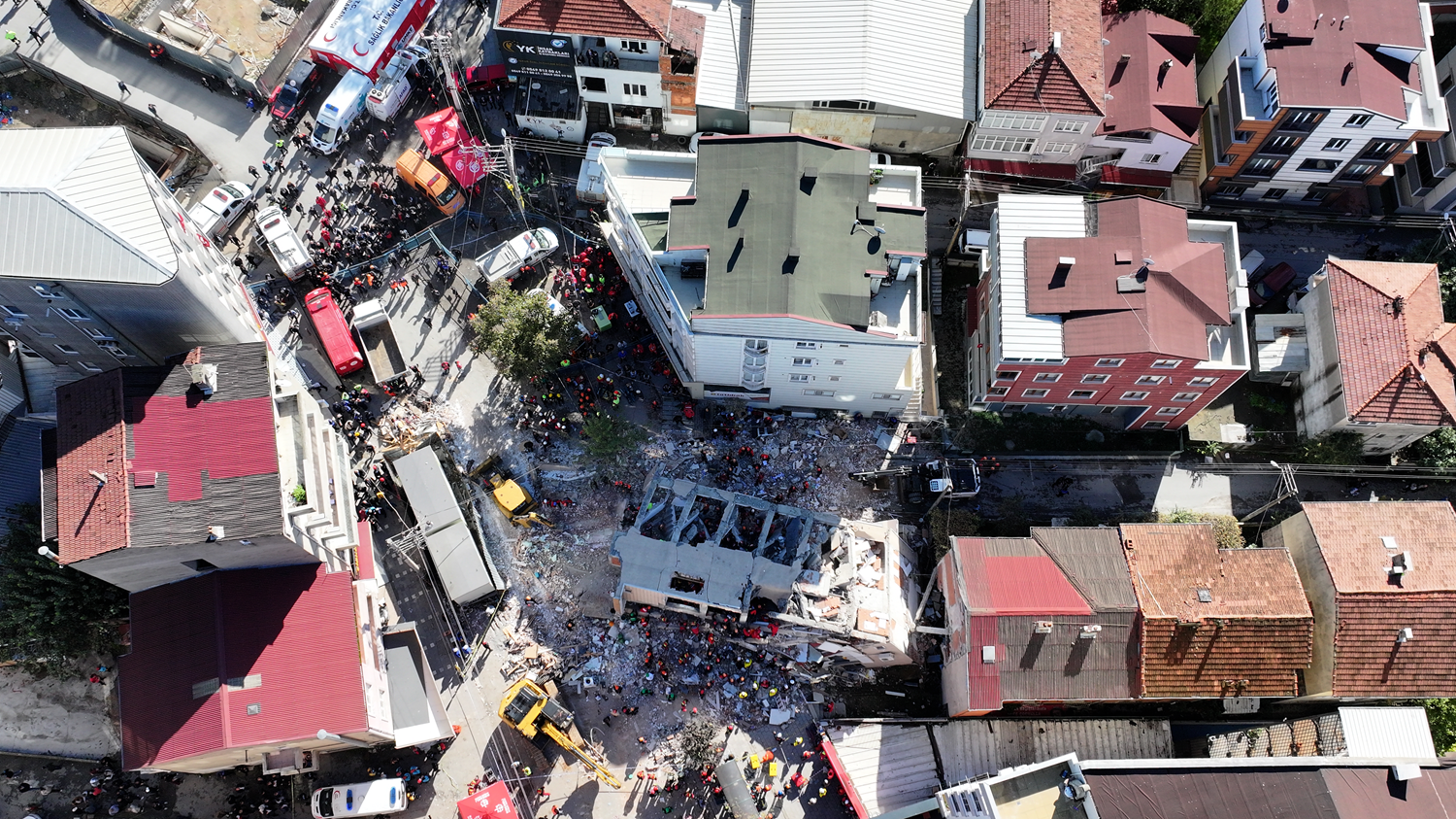 Kolonlar sağlam mıydı? Gebze'de çöken binanın eczane sahibi konuştu