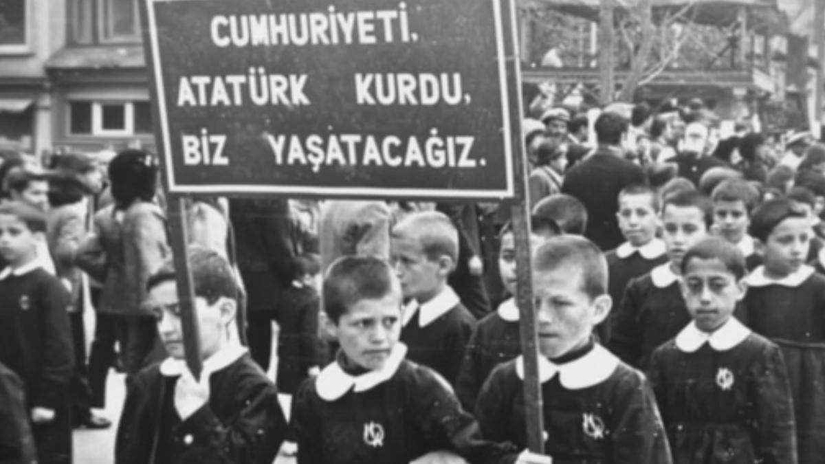 Tarih canlandı! MEB'den 29 Ekim'e özel video