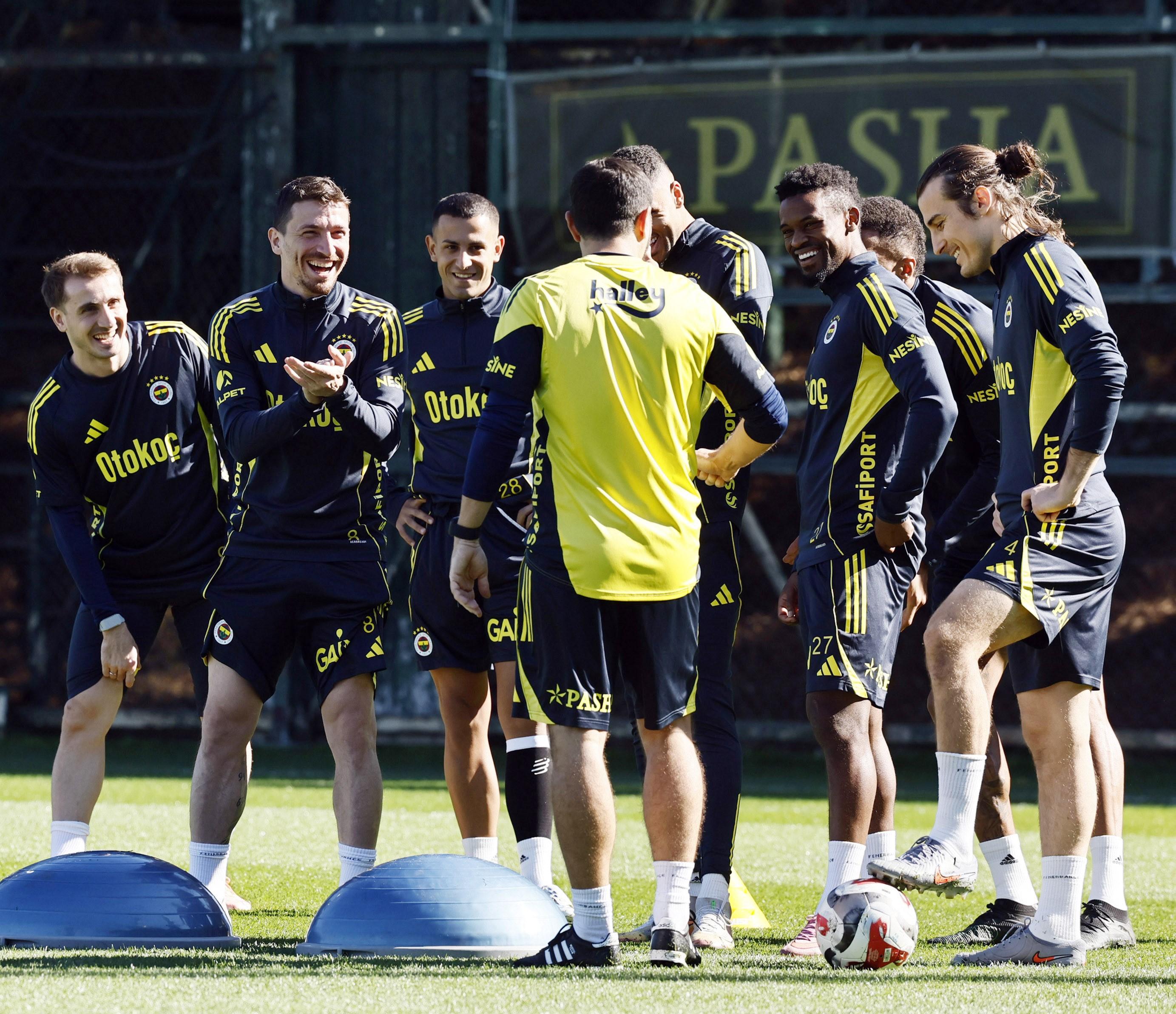 Fenerbahçe'de derbi mesaisi başladı