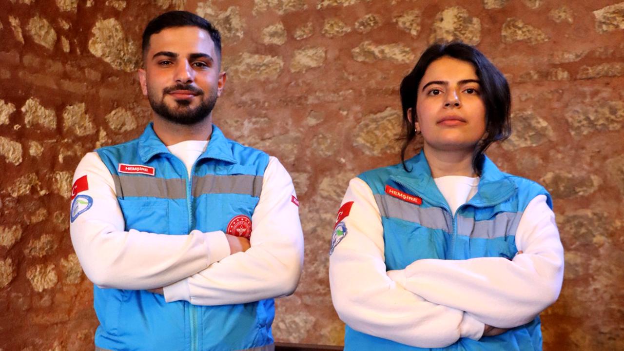 Sağlık defilesinde tarihe yolculuk: Geçmişten günümüze meslek kıyafetleri sergilendi