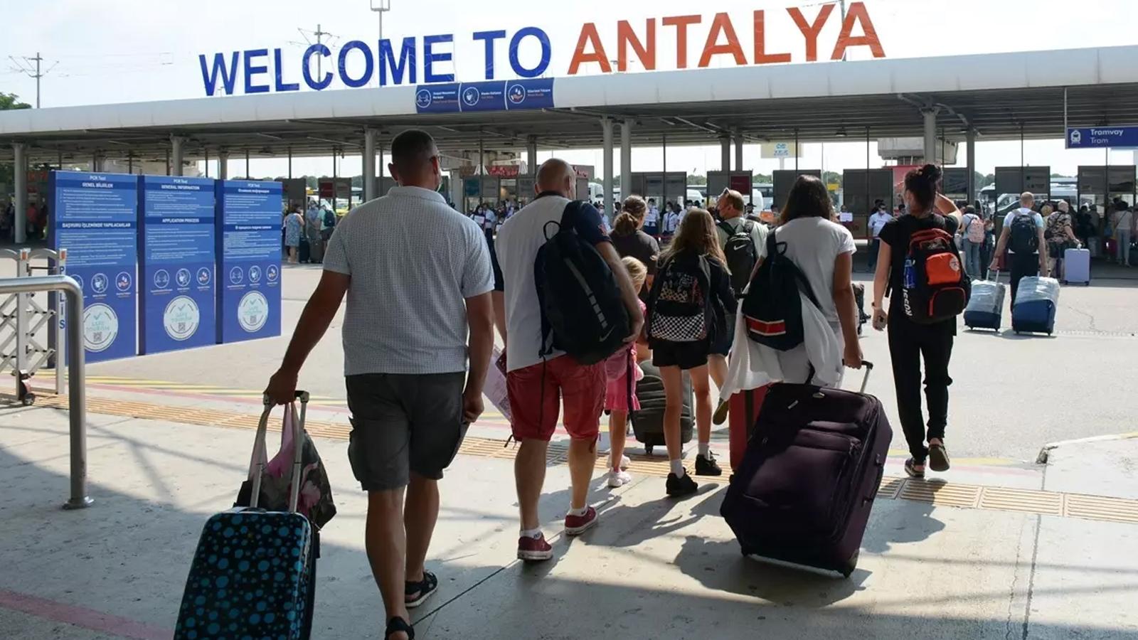 Turizm gelirinde hedef 64 milyar dolar