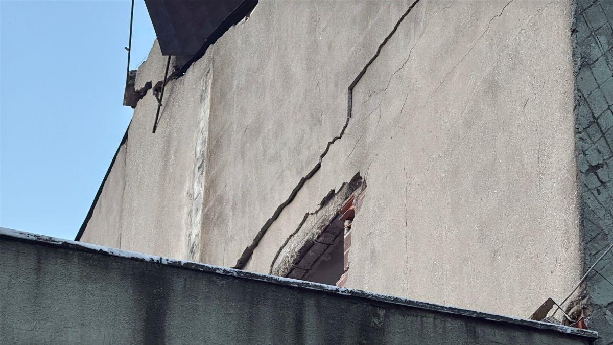 Binada termosifon patladı! Baba ve oğul ölümden döndü