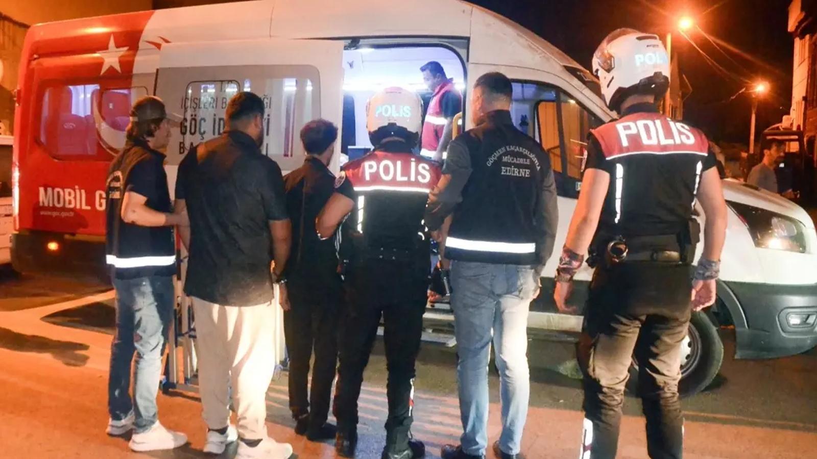 İki ilde düzensiz göçe geçit verilmedi