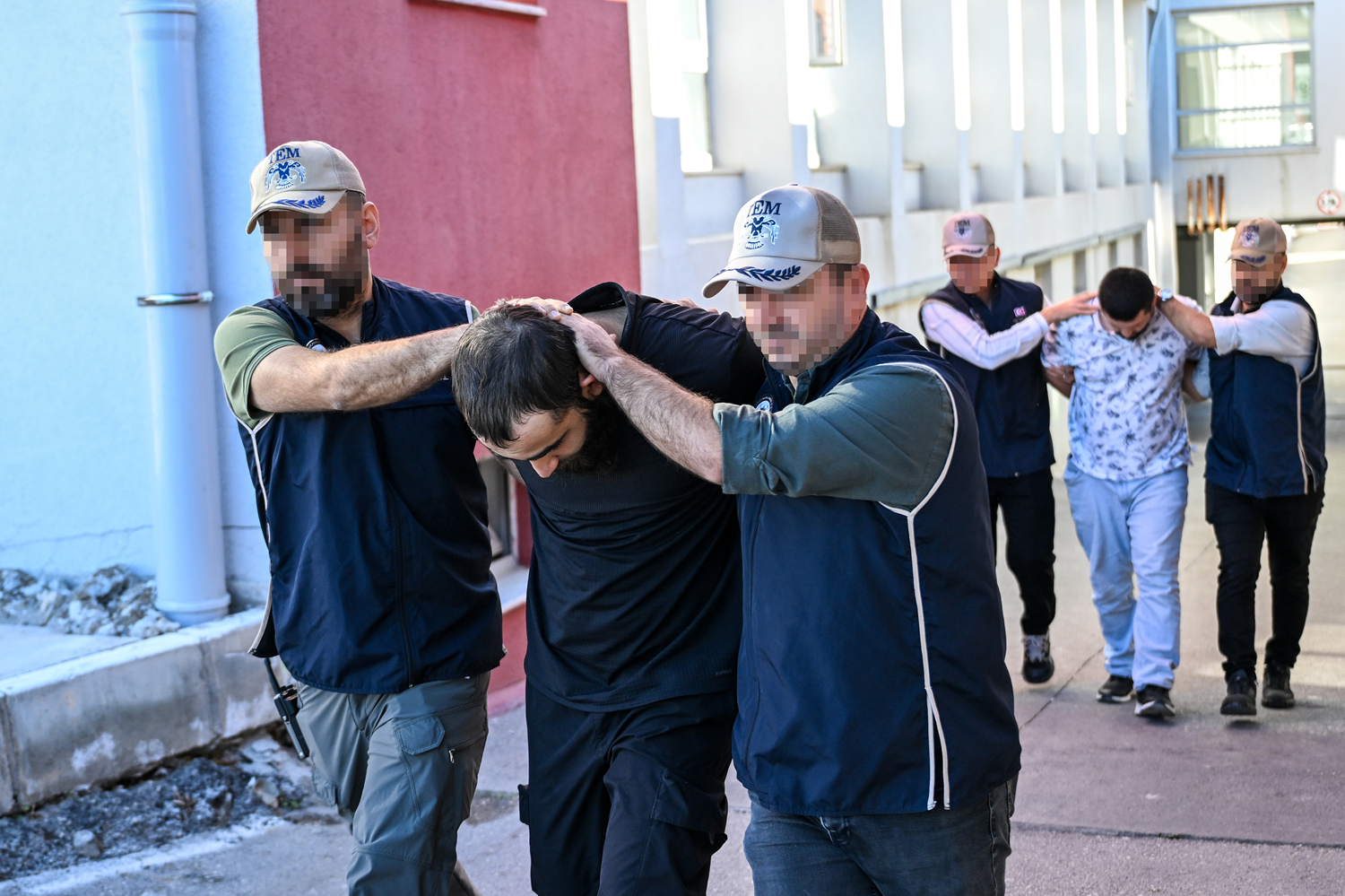 Adana polisi DEAŞ'a darbe vurdu: 3 tutuklama
