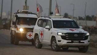 Katil İsrail'in tüm ihlallerine rağmen Hamas sözünü tutuyor: 3'ü daha teslim edildi