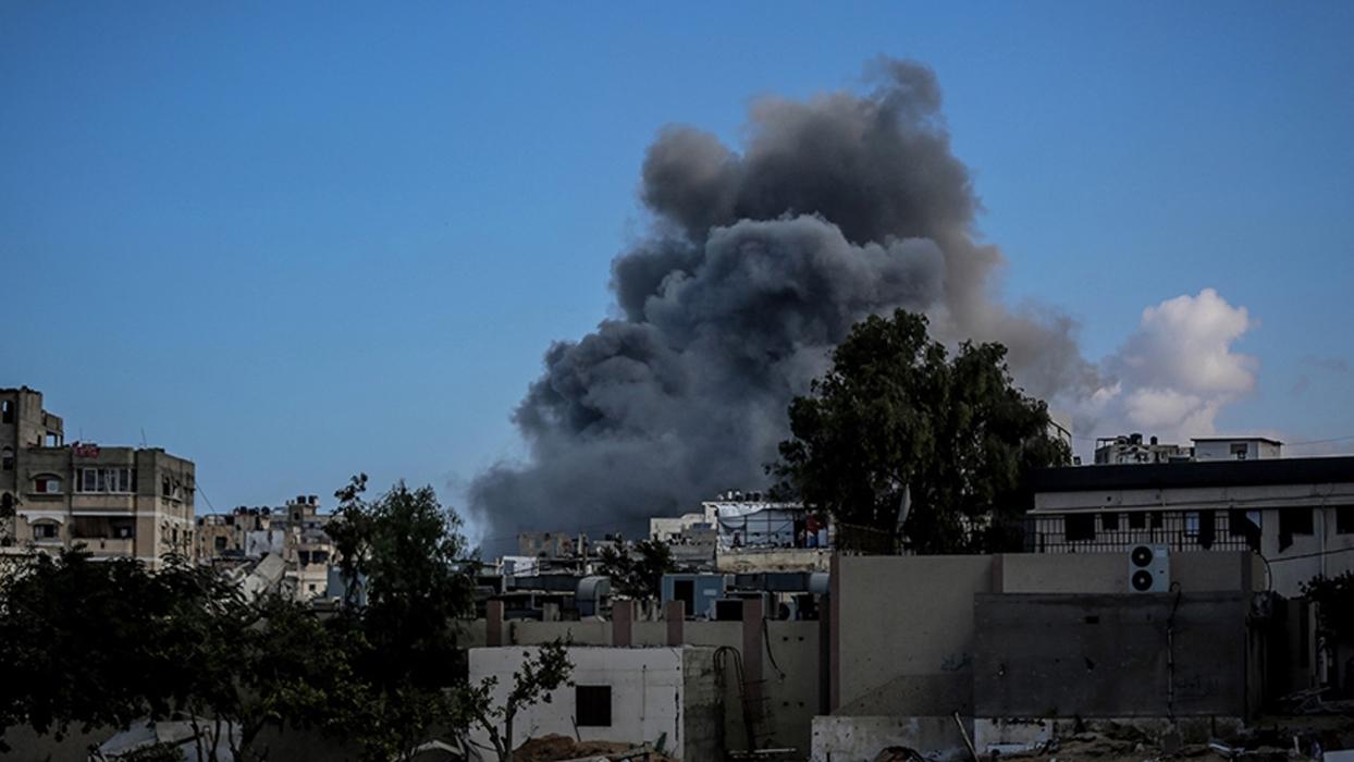 Soykırımcı İsrail, Gazze'de ateşkesi yeni saldırılarla yine ihlal etti