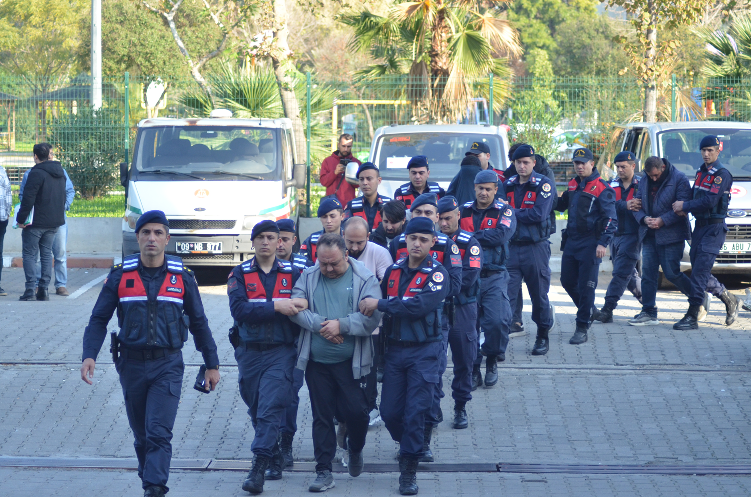7 ilde yatırım dolandırıcılığı operasyonu: 12 şüpheli cezaevinde