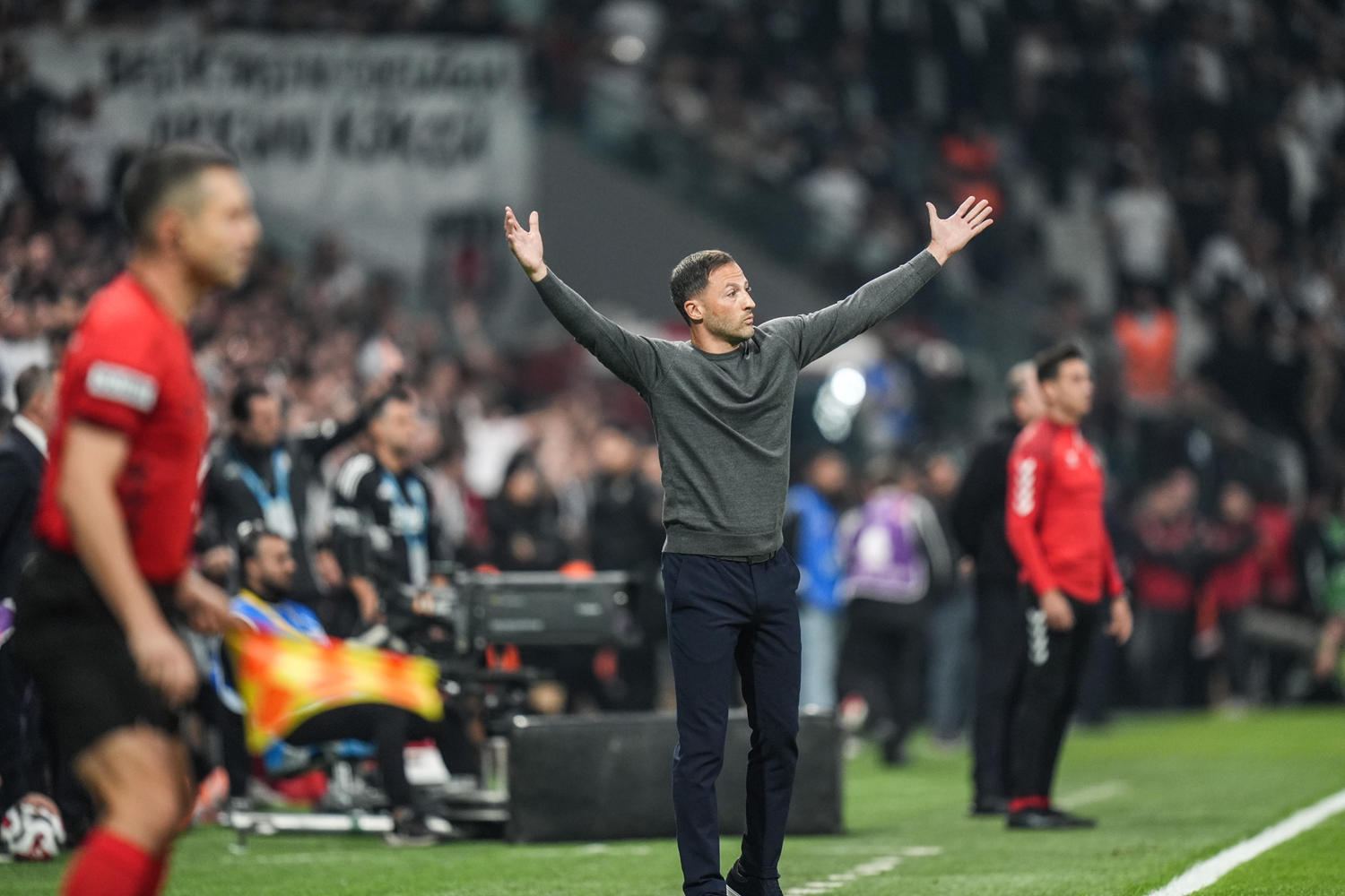 Domenico Tedesco Avrupa'da gündem oldu! ''Mourinho'yu unutturdu''