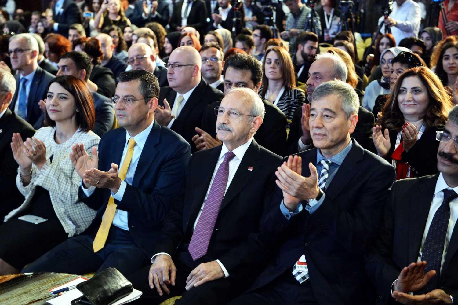 Kurultaylar partisi CHP'de kriz kapıda! Özel'e karşı PM hamlesi