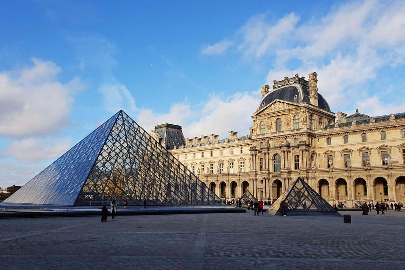 Louvre müzesinde şifre güvenliği açığı: 'LOUVRE' yazarak kameralar hacklenebiliyor