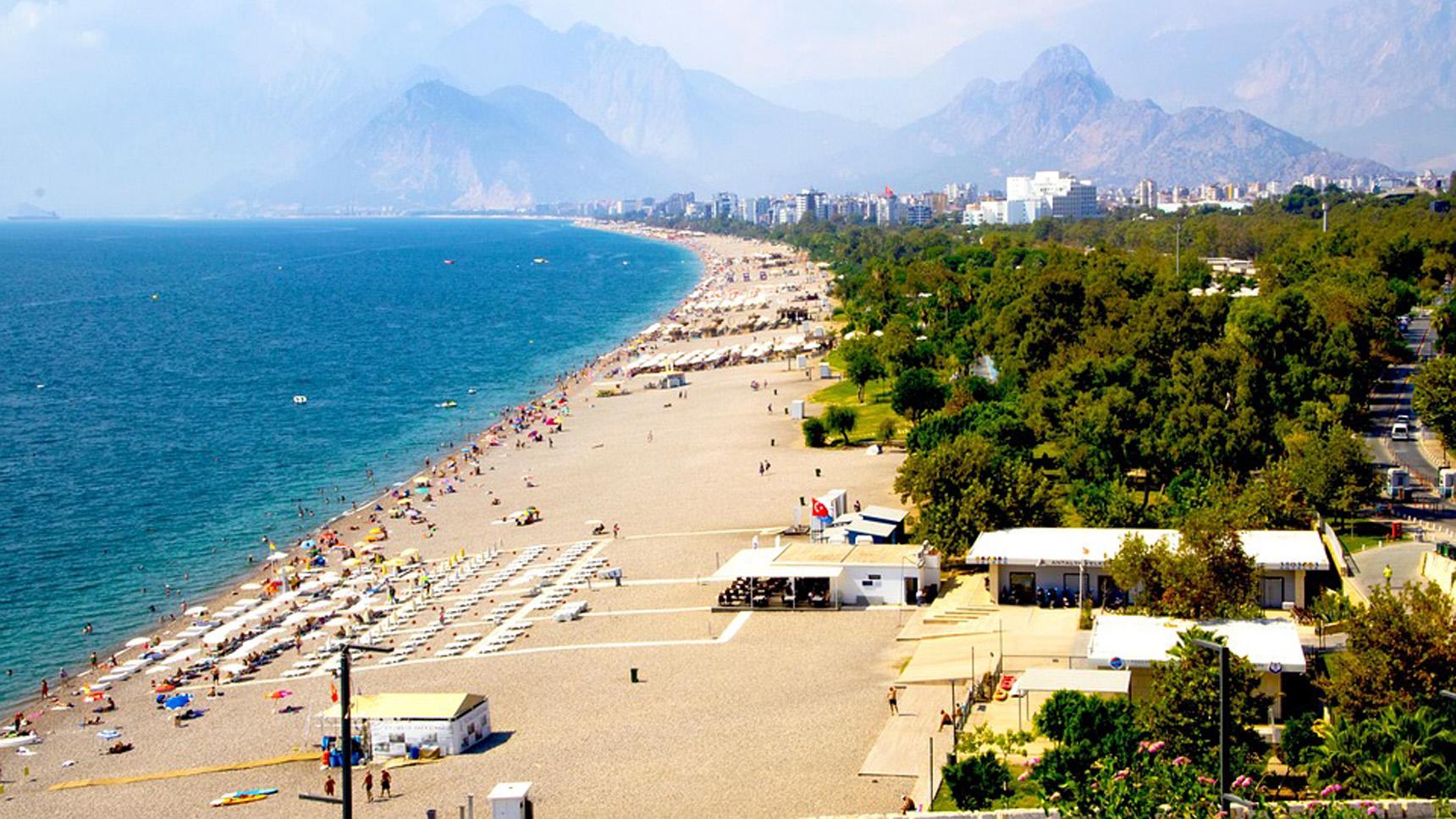 Antalya'da Tatil Yapan Rus Kadın ve Oğlunun Gizemli Hikayesi