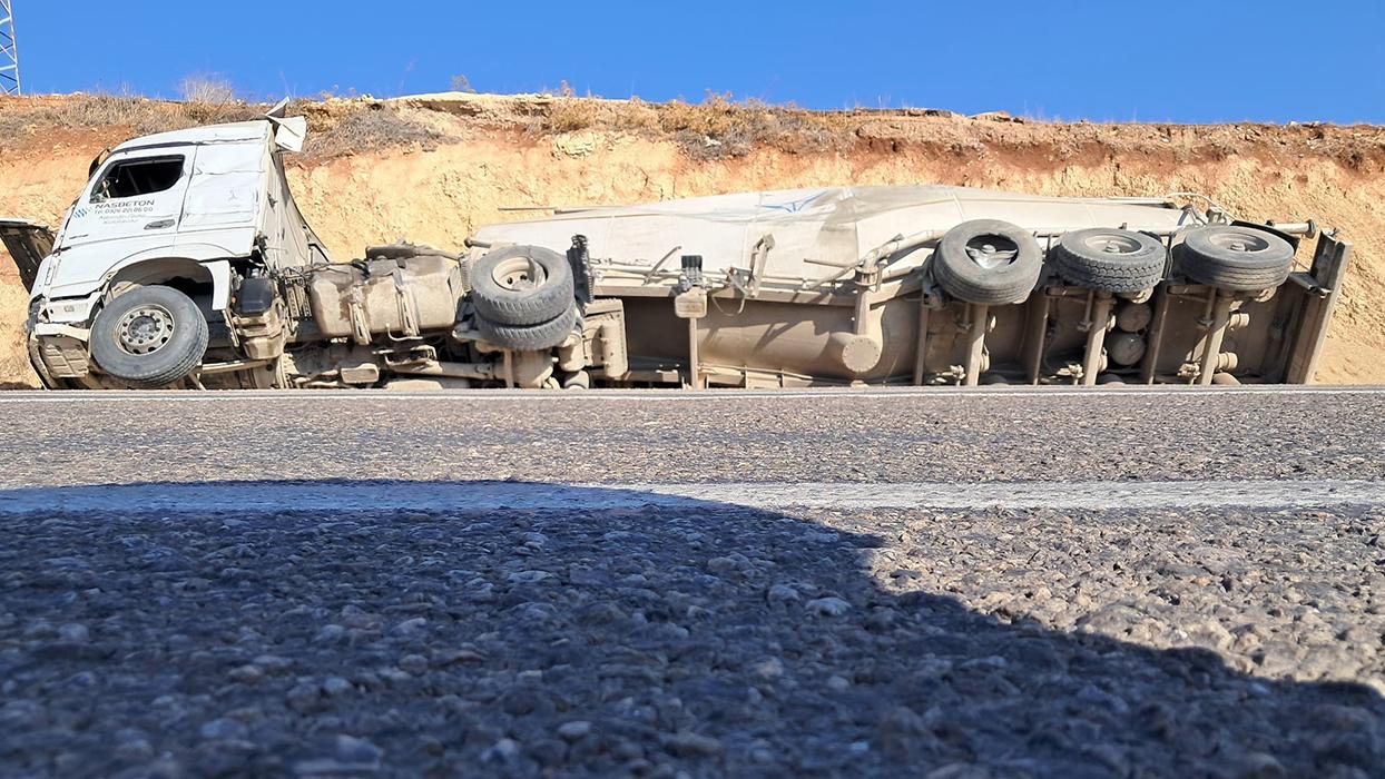 Kilis-Hatay kara yolunda feci kaza! Araçlar birbirine girdi