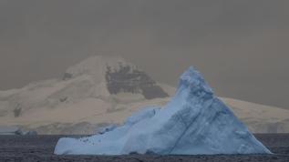 Şoke eden keşif: Antarktika'da bir buzulun inanılmaz hızla erimesi!