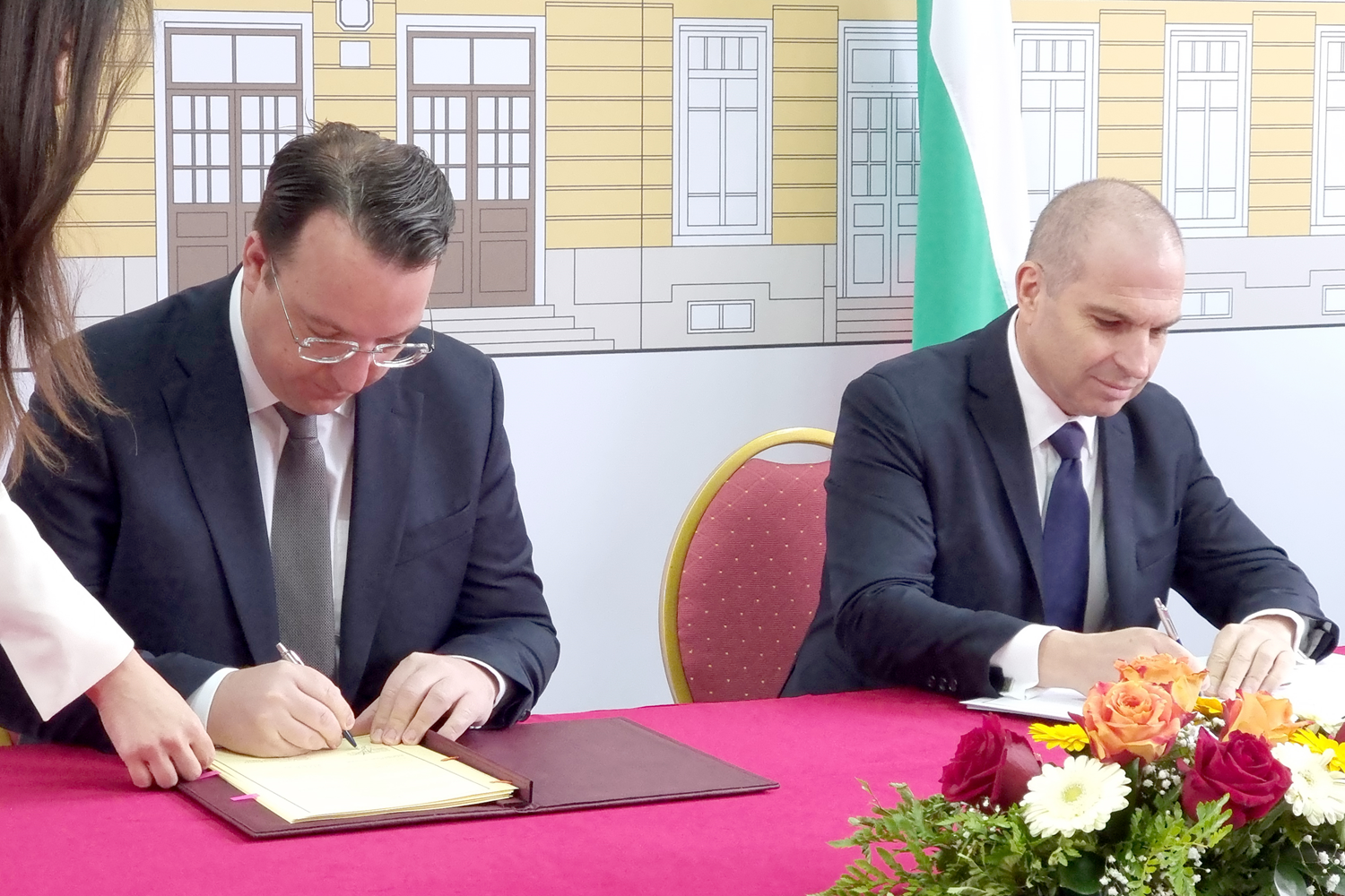 Karadeniz'den Adriyatik'e yeni geçit: İki ülke arasında imzalar atıldı