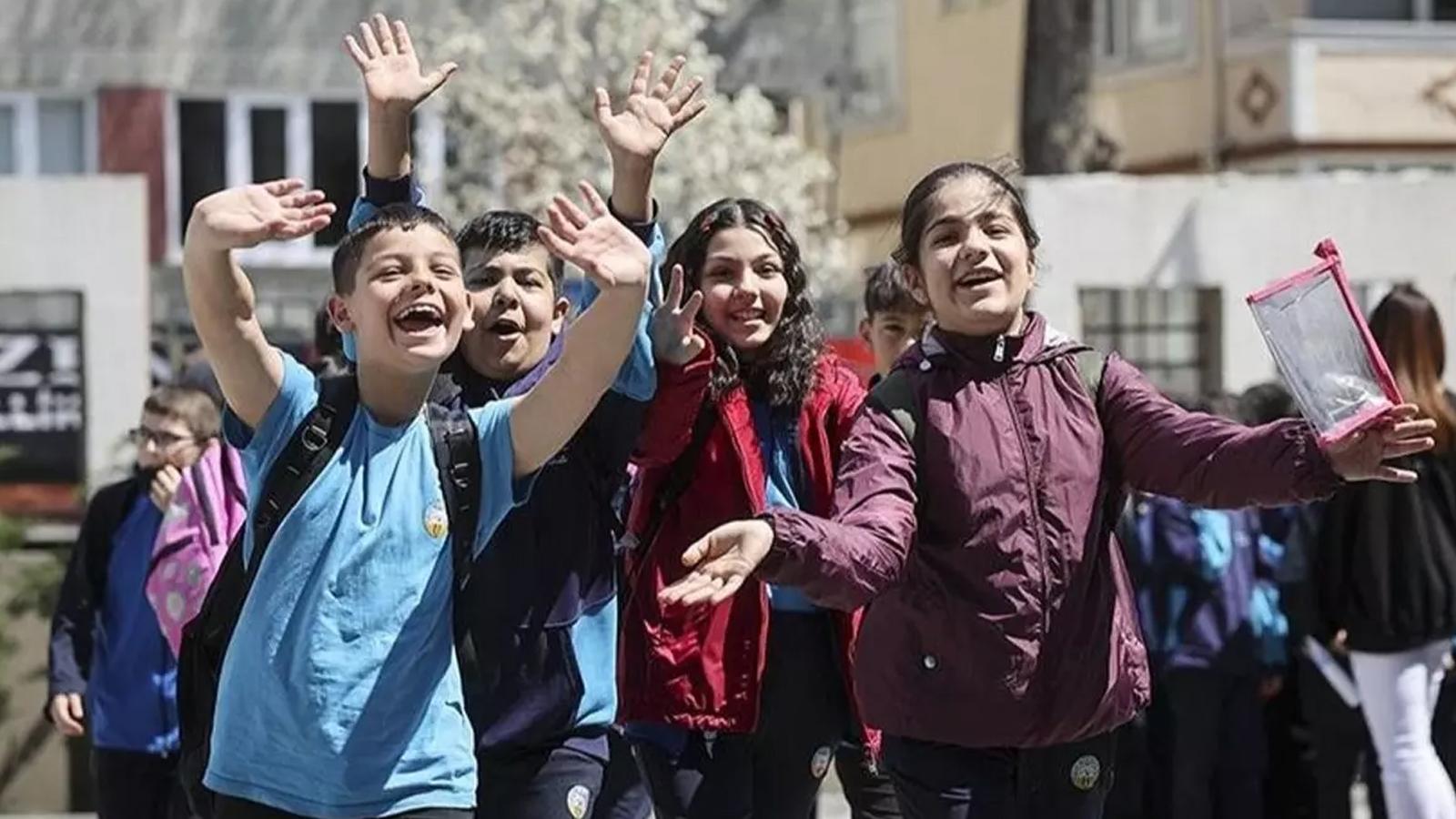 Milyonlarca öğrenci ilk ara tatil öncesi yarın son kez ders başı yapacak