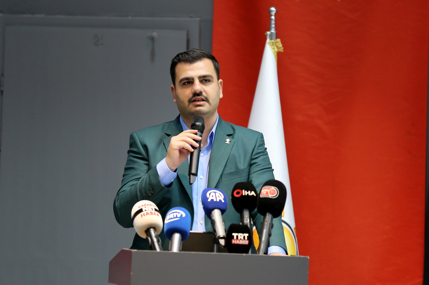 AK Parti Genel Sekreteri İnan'dan Özel'e tepki: Ne zaman Silivri'den bir uyarı gelse sesi yükseliyor, bağırıyor, çağırıyor