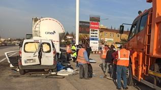 Ankara'da feci kaza! Tankere çarpan otomobildeki 3 kişi hayatını kaybetti