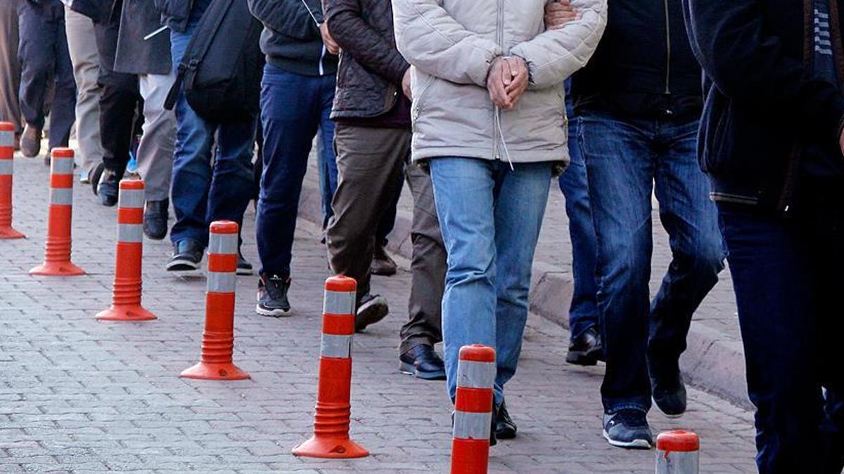 İzmir'de suç örgütü operasyonu! 23 kişi tutuklandı