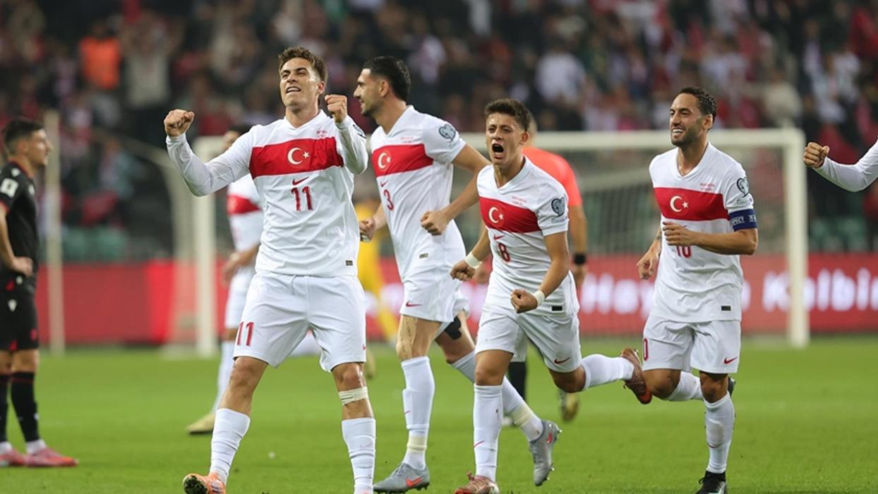 Dünya Kupası için sahaya iniyorlar... Futbolda milli mesai başlıyor!