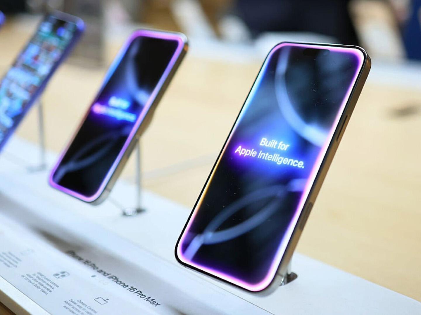Apple'dan iPhone'lara uydu destekli yeni dönem