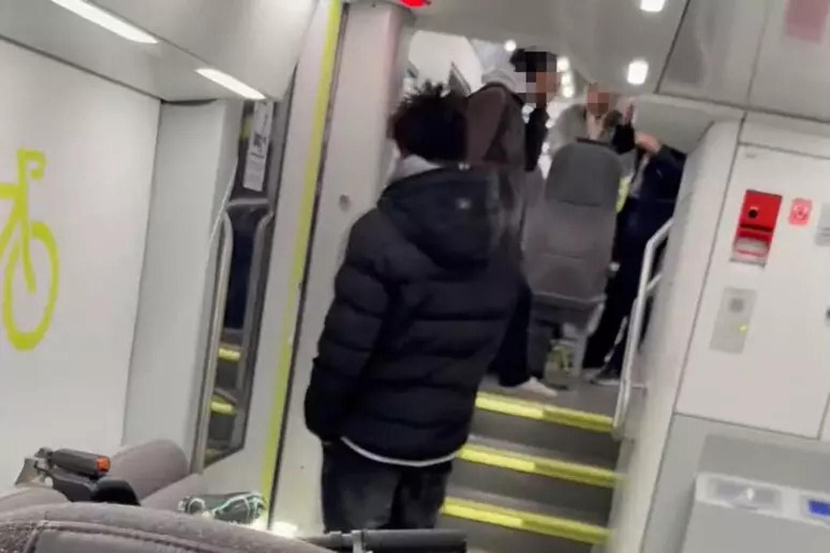 Genç model trende saldırıya uğradı! Şüpheli gözaltında