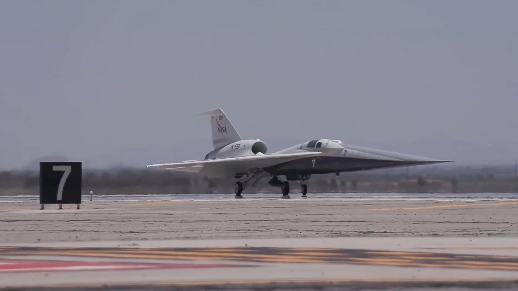 Gizemli uçan kılıçbalığı! X-59 ABD'de gökyüzüne çıktı