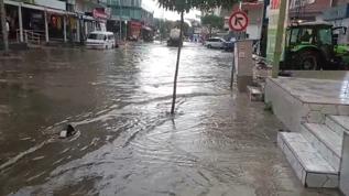 İzmir'in kuzey ilçeleri sağanak altında