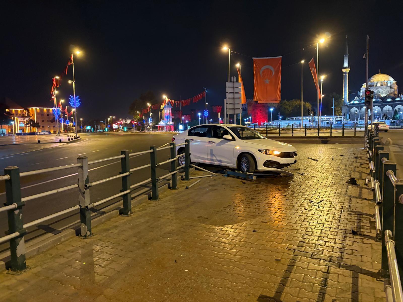 Kayseri Kocasinan'da sürücü uyuyunca kaza yaptı