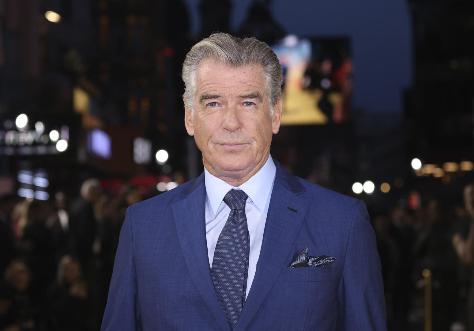 Pierce Brosnan ve oğlu Christopher, Londra'da yıllar sonra bir arada