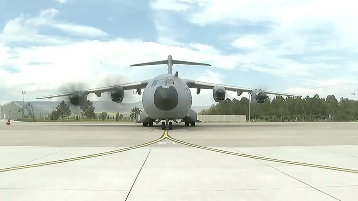 Türk askeri kargo uçağı Gürcistan'da düştü... Ülkelerden peş peşe taziye mesajı