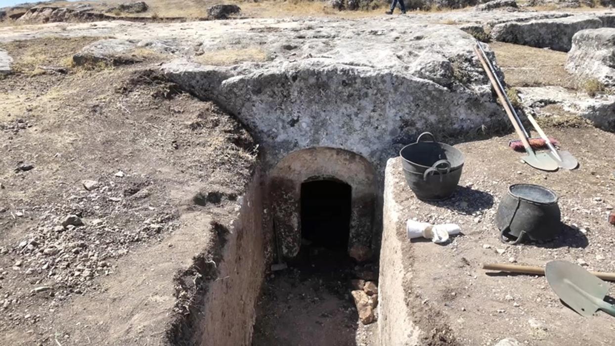 1800 yıllık oda mezarı Adıyaman'da ortaya çıktı