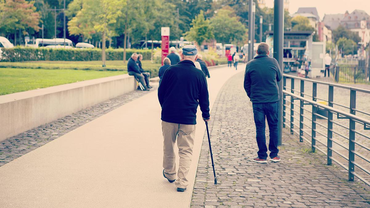 Alzheimer riski olanlar için yürüyüş mucizesi: Bilim insanları ne öneriyor?