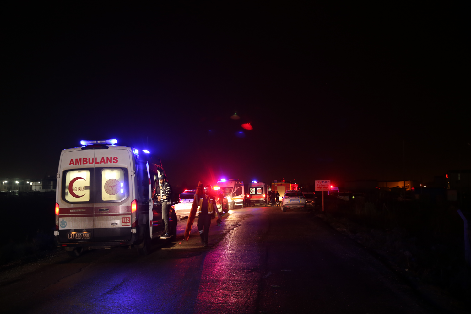 Hatay'da düzensiz göçmenleri taşıyan otomobilin nehre devrilmesi sonucu 9 kişi yaralandı