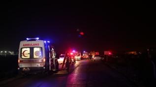 Hatay'da düzensiz göçmenleri taşıyan otomobilin nehre devrilmesi sonucu 9 kişi yaralandı