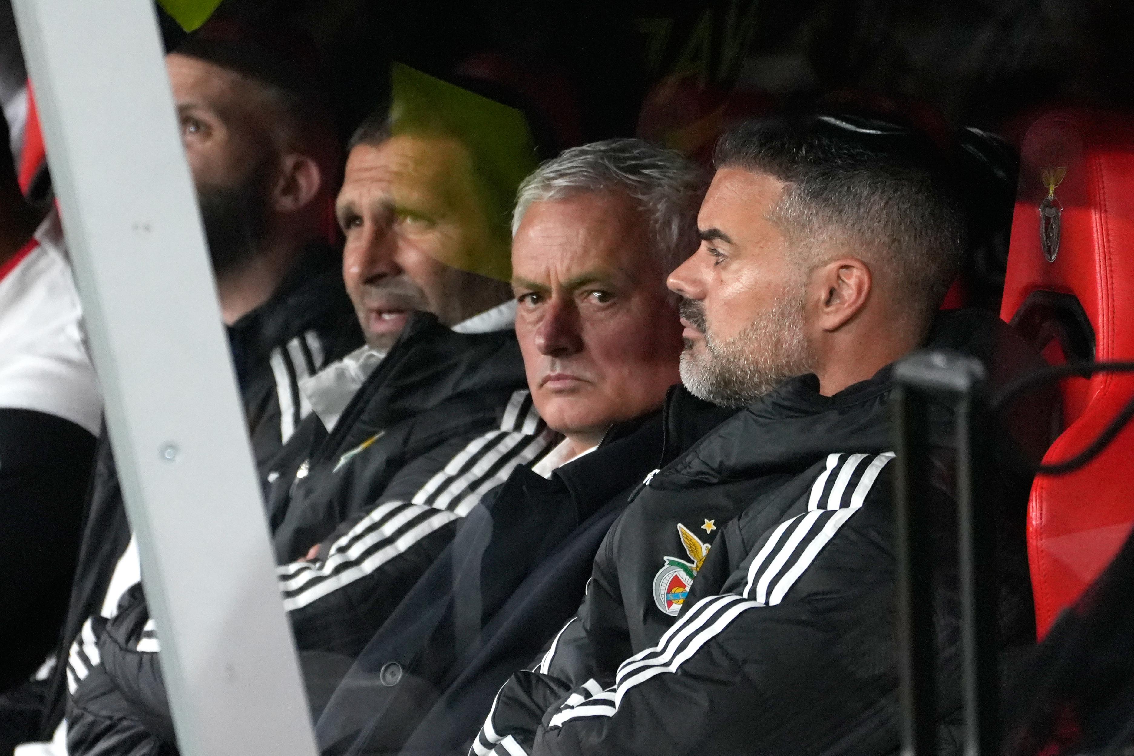 Jose Mourinho, Benfica'dan 5 transfer istedi