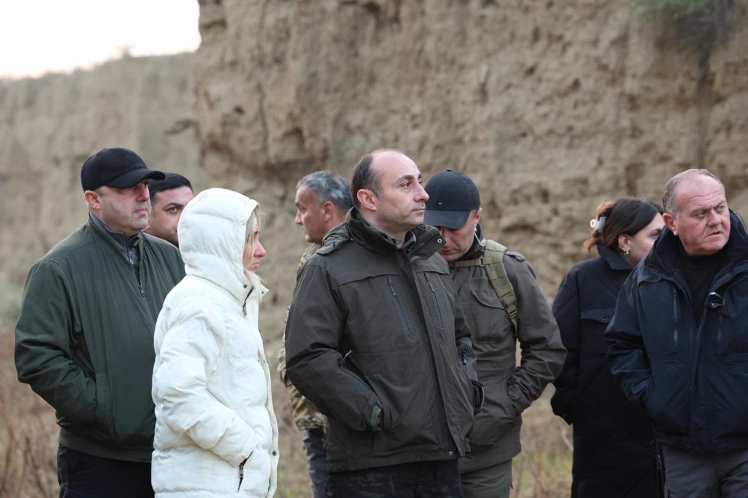 Gürcistan'da askeri kargo uçağının arama kurtarma çalışmalarında 1000'den fazla kişi yer aldı