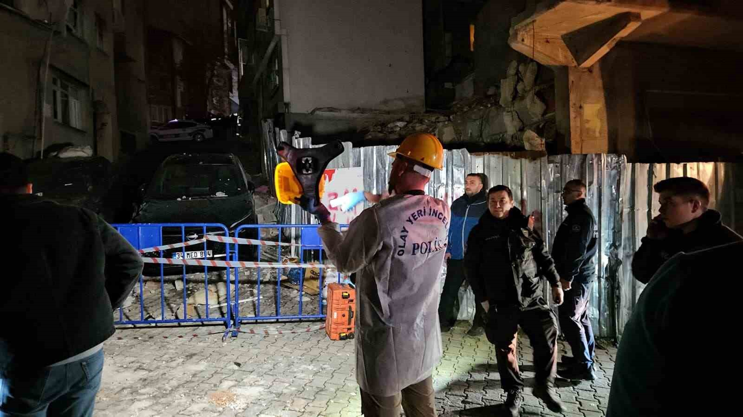 Kağıthane'de doğal gaz patlaması evin duvarını yıktı: 1 yaralı