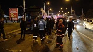 Kontrolden çıkan otomobil halk otobüsüne çarptı: 2 ölü