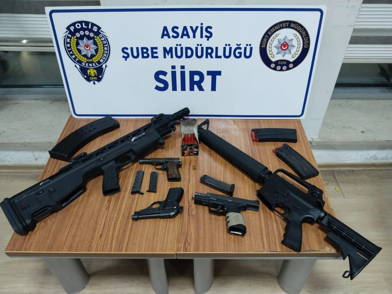 Siirt'te 5 kişinin yaralandığı silahlı kavgaya ilişkin 3 şüpheli tutuklandı