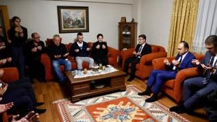 Bakan Yumaklı, şehit pilot Hasan Bahar'ın ailesini ziyaret etti