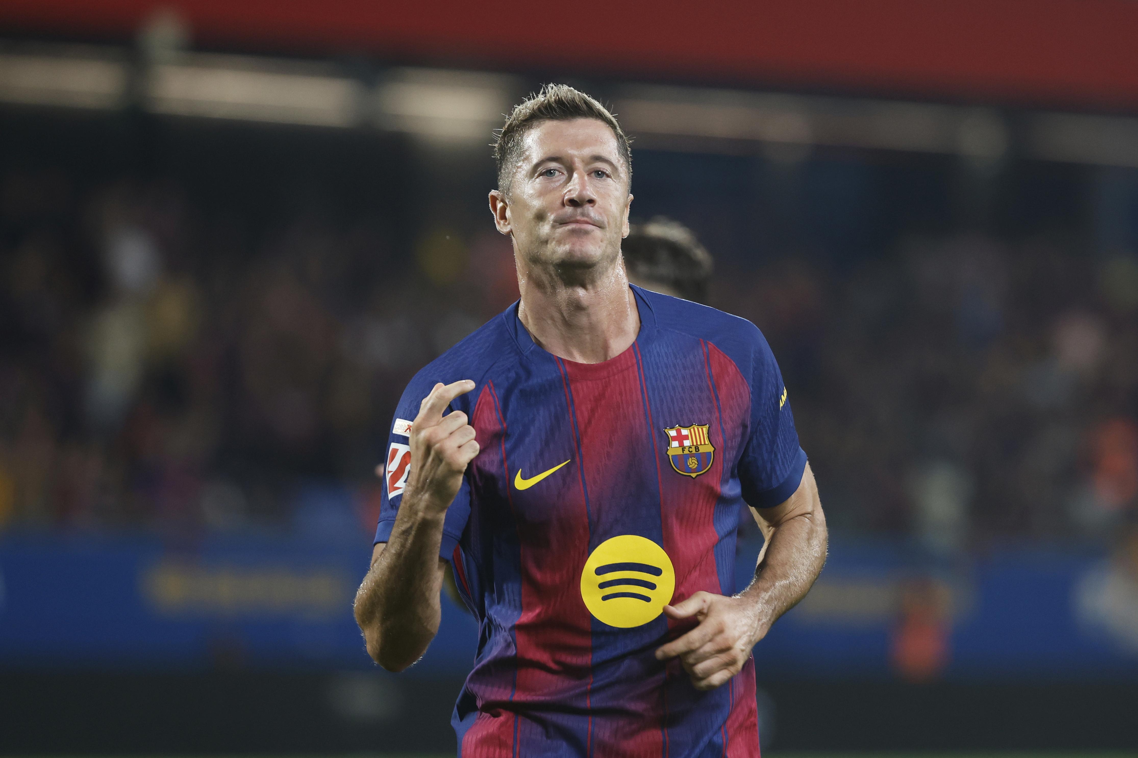 Fenerbahçe'de Robert Lewandowski sesleri! Menajerinden açıklama geldi