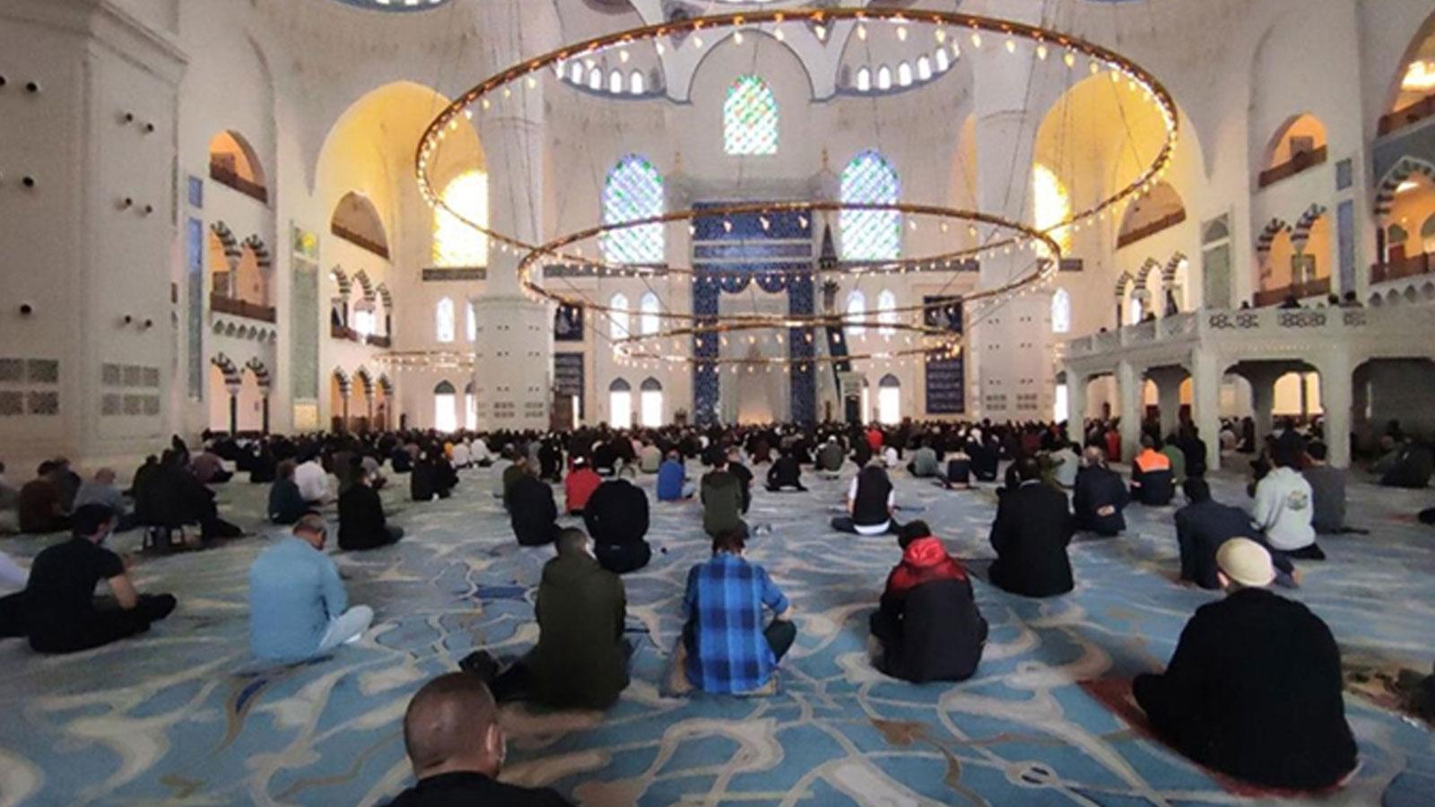 İstanbul'da cuma namazı saati ve vakitleri