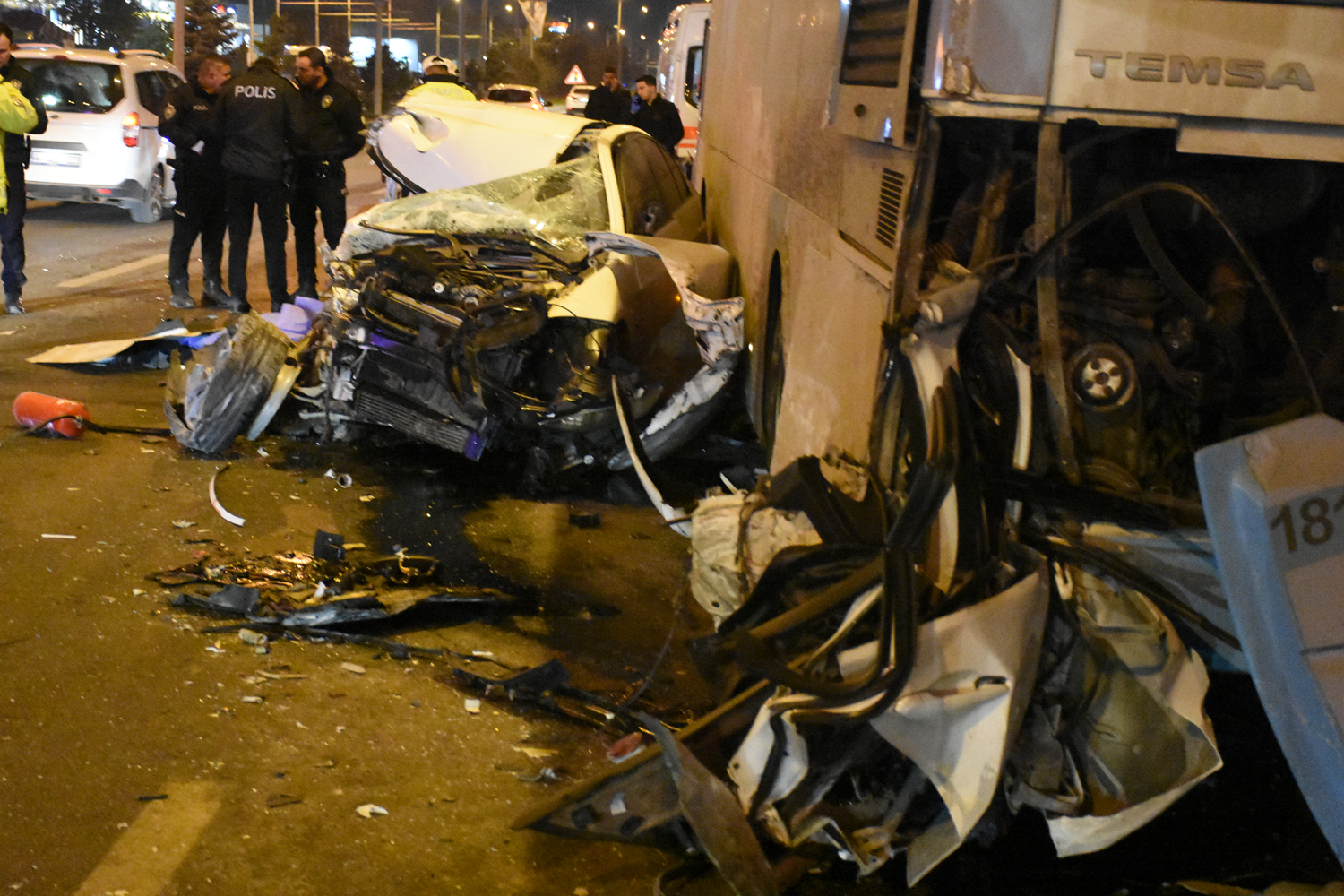 Malatya'da zincirleme trafik kazasında 2 kişi öldü, 3 kişi yaralandı