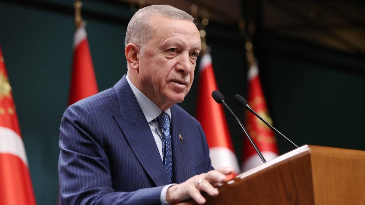 Cumhurbaşkanı Erdoğan, şehit Kıdemli Başçavuş Özcan'ın babası ile görüşerek başsağlığı diledi