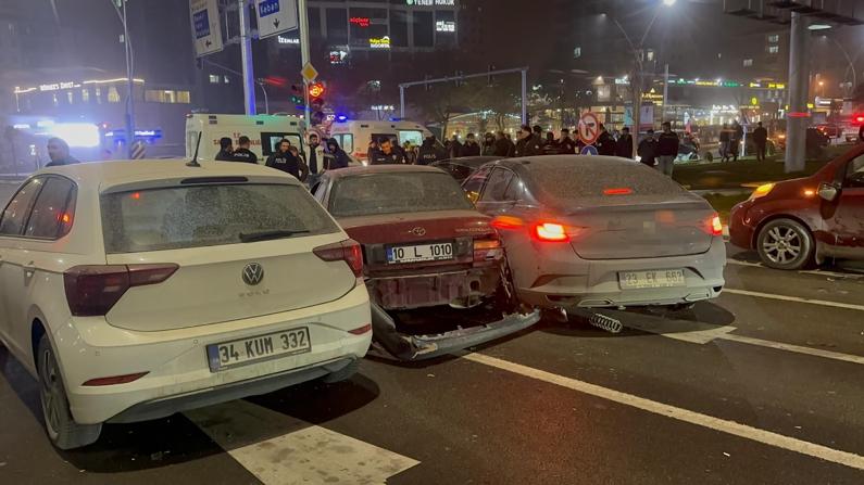 Elazığ'da zincirleme trafik kazası: 2 yaralı
