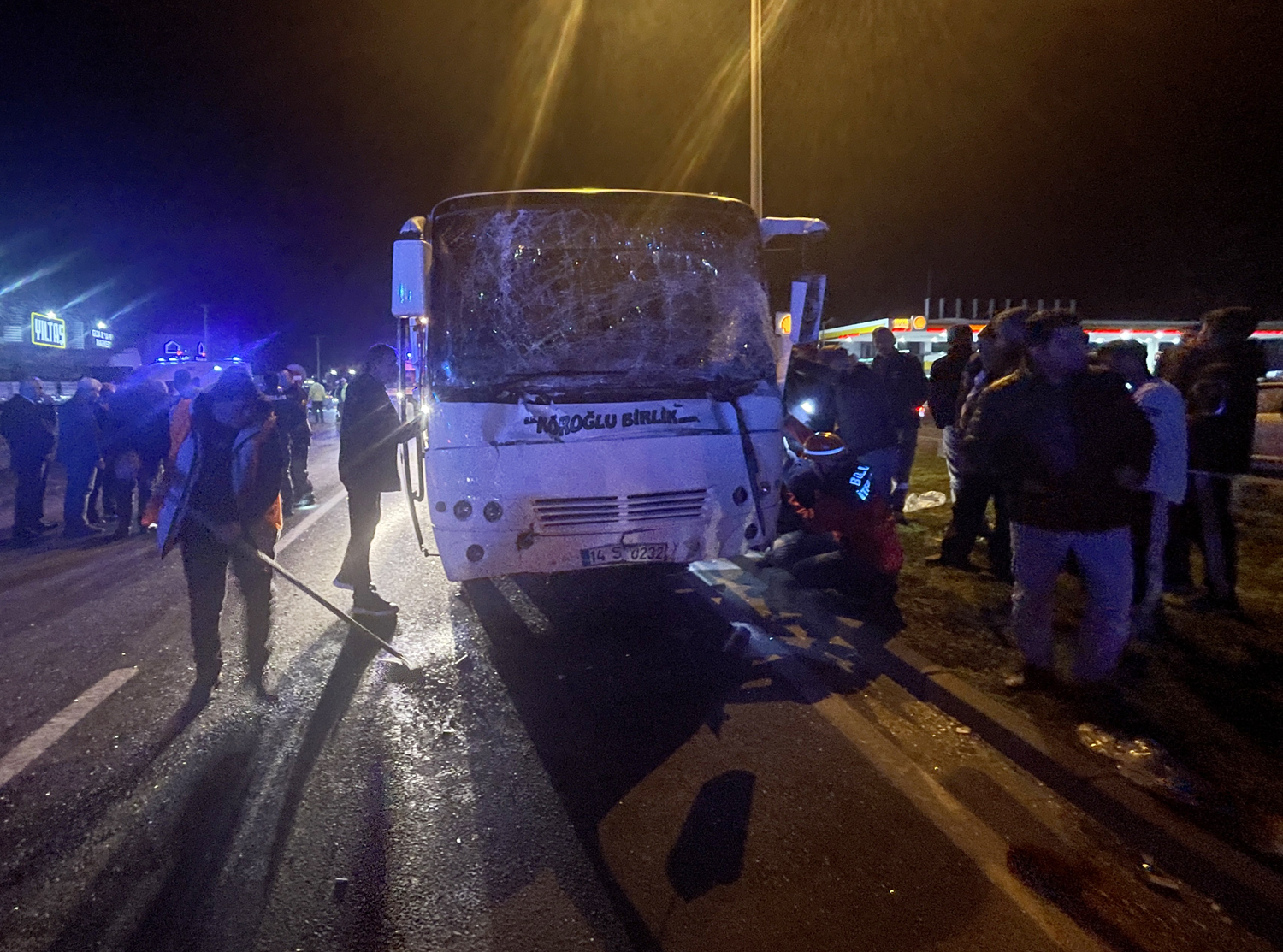 Bolu'da servis midibüsleri birbirine girdi: 11 yaralı