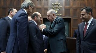 2 belediye daha AK Parti'ye geçti! Cumhurbaşkanı Erdoğan rozetlerini bizzat taktı