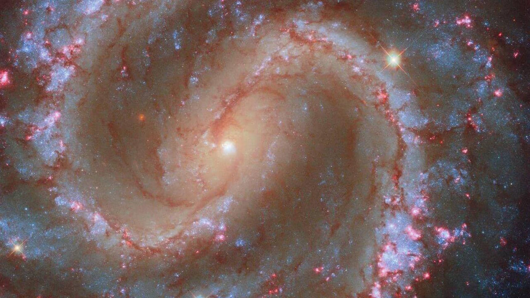 Hubble uzay teleskobu NGC 4535'te yıldız oluşumunun izlerini görüntüledi